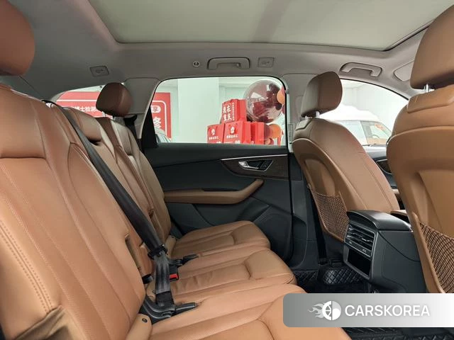 Audi Q7 2022 Черный из Китая, фото 6