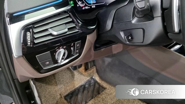 BMW 5 Series (G30) 2021 Черный из Кореи, фото 6