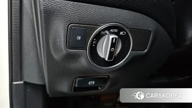 Mercedes-Benz A-Class W176 2018 Белый из Кореи, фото 6