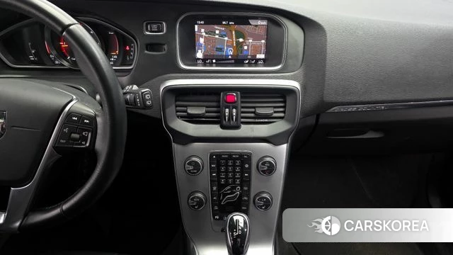 Volvo V40 Cross-Country 2019 Белый из Кореи, фото 6