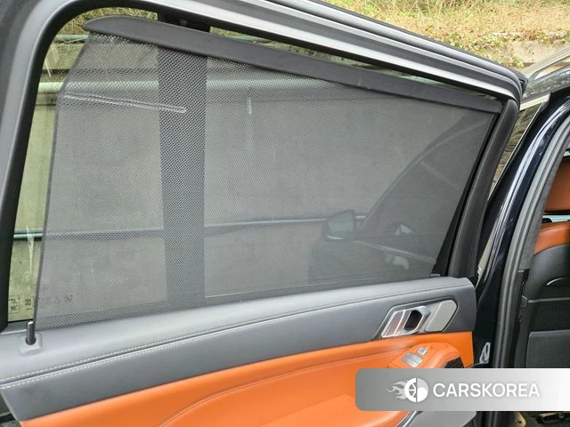 BMW X7 (G07) 2022 Черный двухцветный из Кореи, фото 6