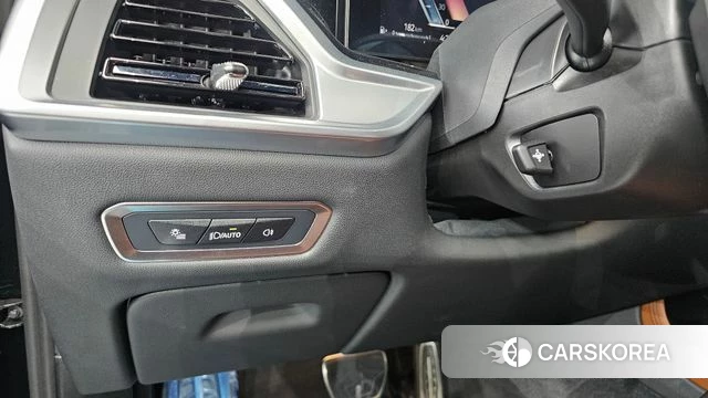 BMW X7 (G07) 2024 Черный из Кореи, фото 6