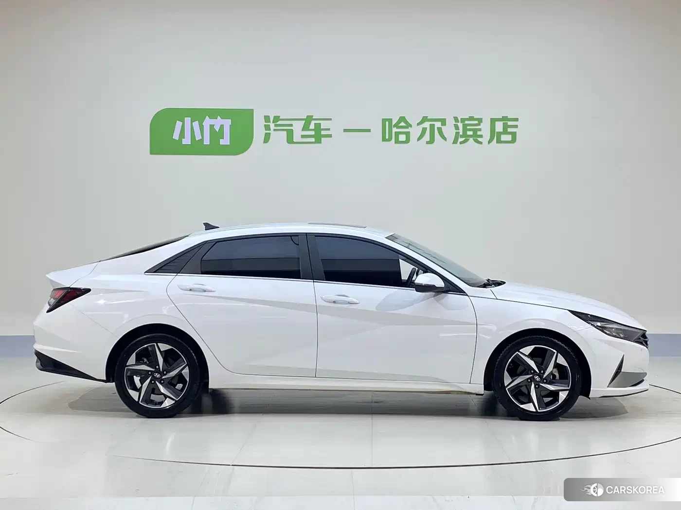 Hyundai Elantra 2023 Белый из Китая, фото 6