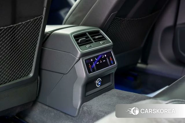 Audi A6L 2022 Черный из Китая, фото 6