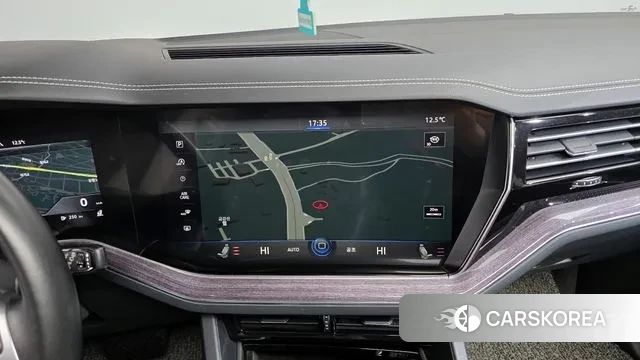 Volkswagen Touareg 3rd generation 2020 Черный из Кореи, фото 6