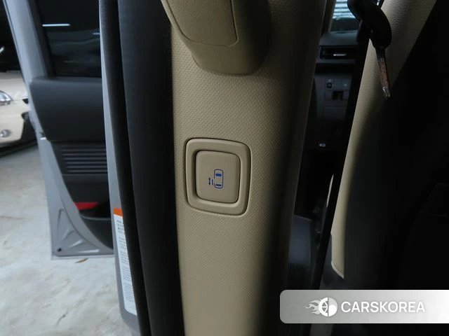 Hyundai Staria 2023 Серебряный из Кореи, фото 6