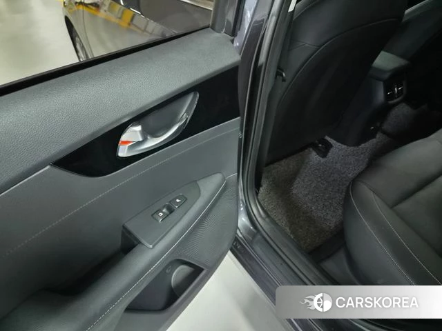 Kia The New K3 2nd generation 2022 Серый из Кореи, фото 6