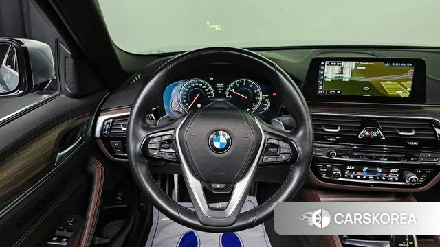 BMW 5 Series (G30) 2018 Светло-серебряный цвет из Кореи, фото 6