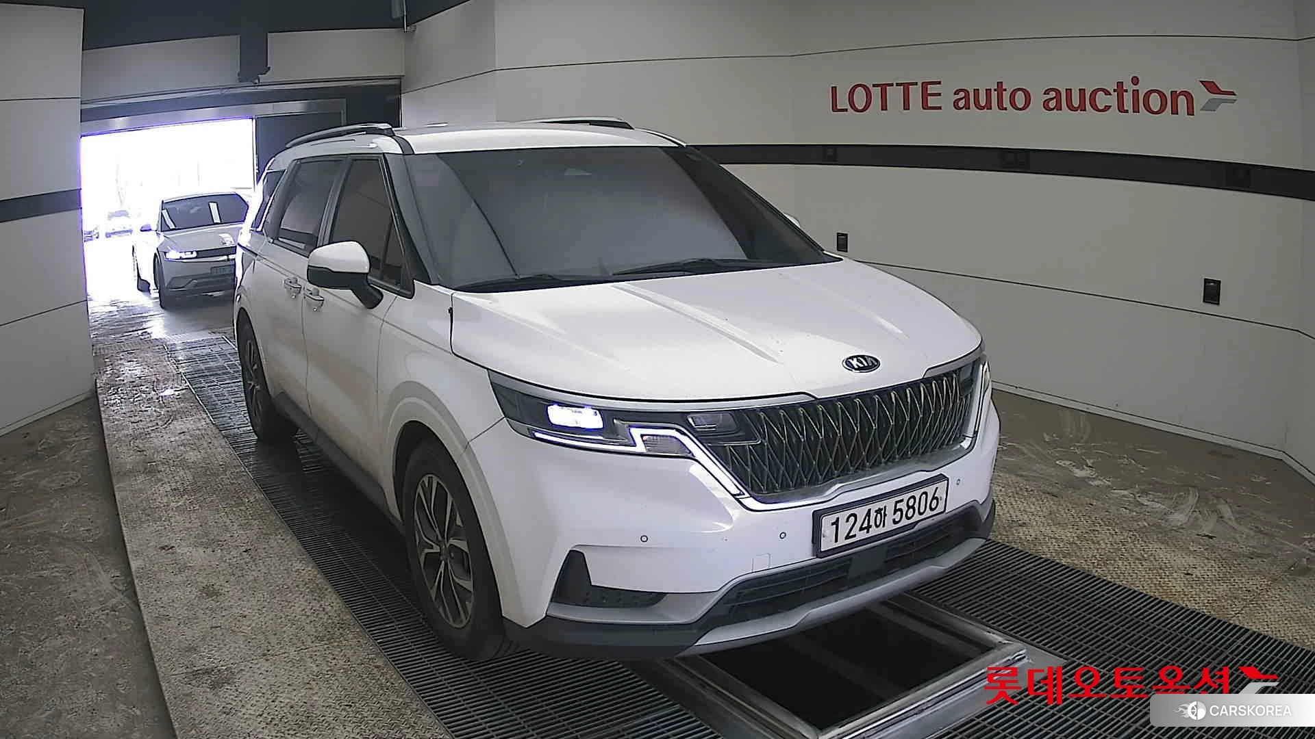 Kia Carnival 2021 Snow White Pearl (optional) из Кореи, фото 6