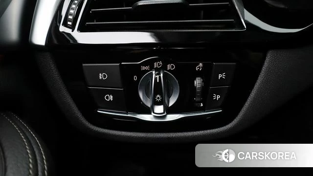 BMW 5 Series (G30) 2019 Белый из Кореи, фото 6