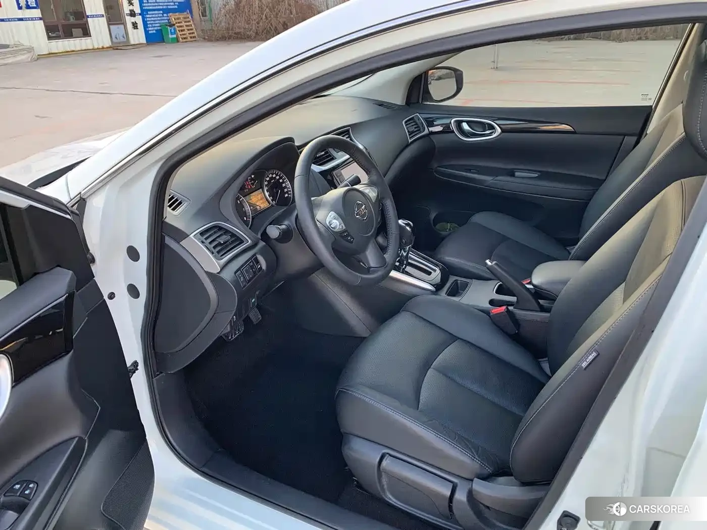 Nissan Sylphy 2024 Белый из Китая, фото 6