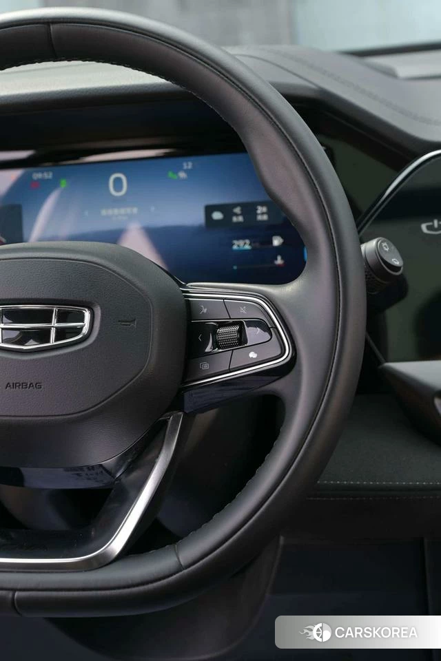 Geely Automobile Xingyue L 2022 Темно-серый из Китая, фото 6