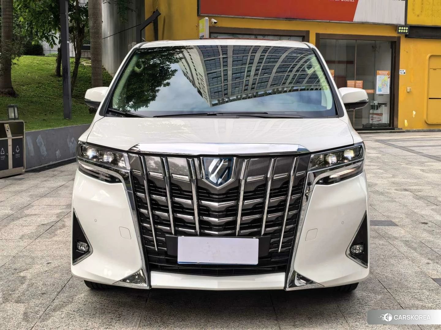 Toyota Elfa 2021 Белый из Китая, фото 6