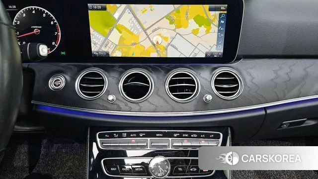 Mercedes-Benz E-Class W213 2019 Белый из Кореи, фото 6