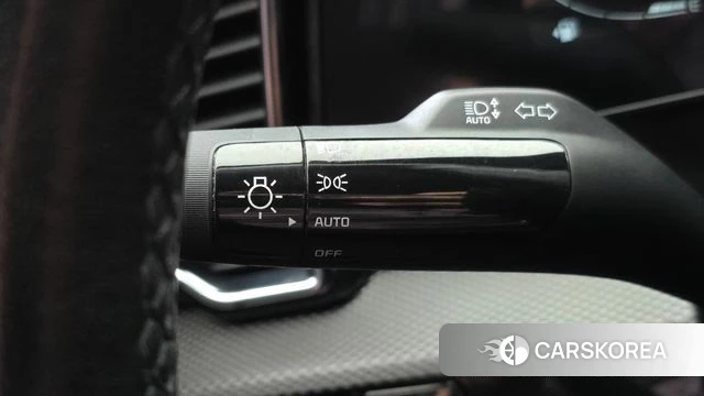 Kia Sportage 5th Generation 2022 Серебристо-серый из Кореи, фото 6