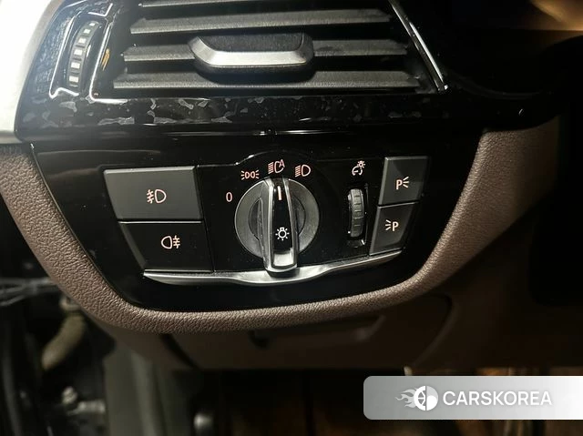 BMW 5 Series (G30) 2020 Черный из Кореи, фото 6