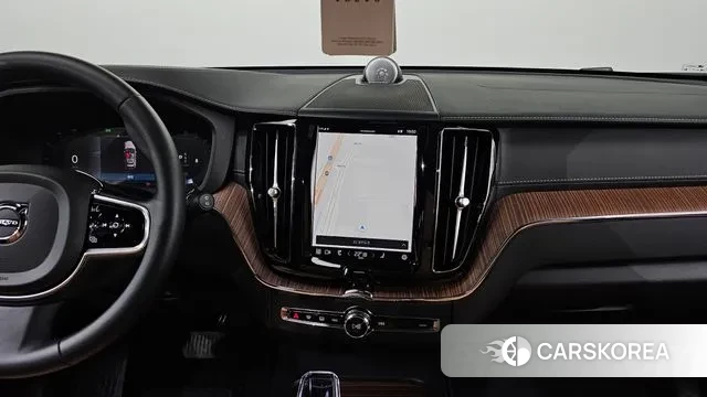 Volvo XC60 second Generation 2023 Белый из Кореи, фото 6