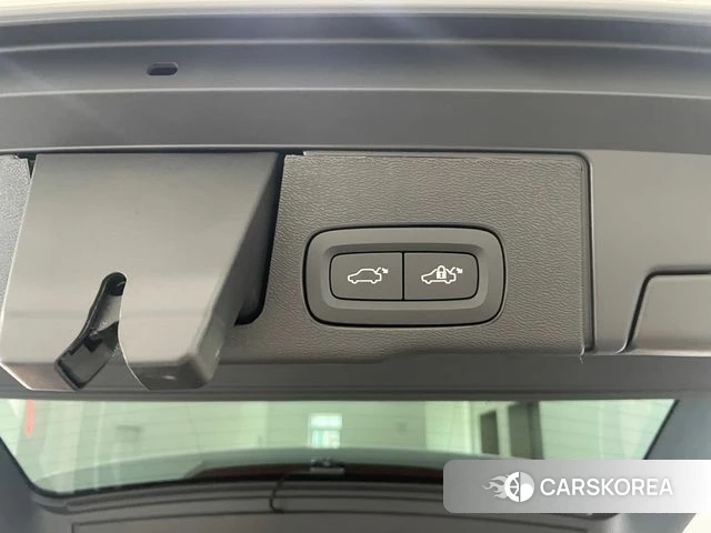 Volvo XC60 second Generation 2025 Белый из Кореи, фото 6