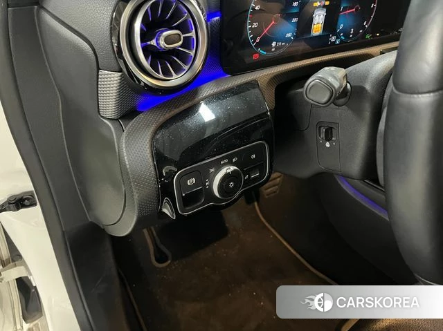 Mercedes-Benz A-Class W177 2021 Белый из Кореи, фото 6