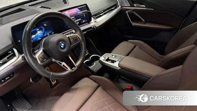 BMW iX1 (U11) 2023 Белый из Кореи, фото 6