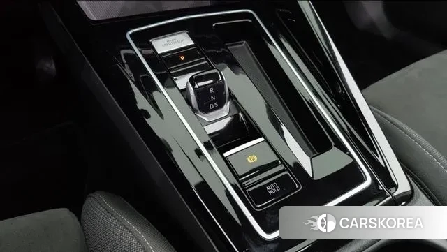 Volkswagen Golf 8th Generation 2023 Белый из Кореи, фото 6