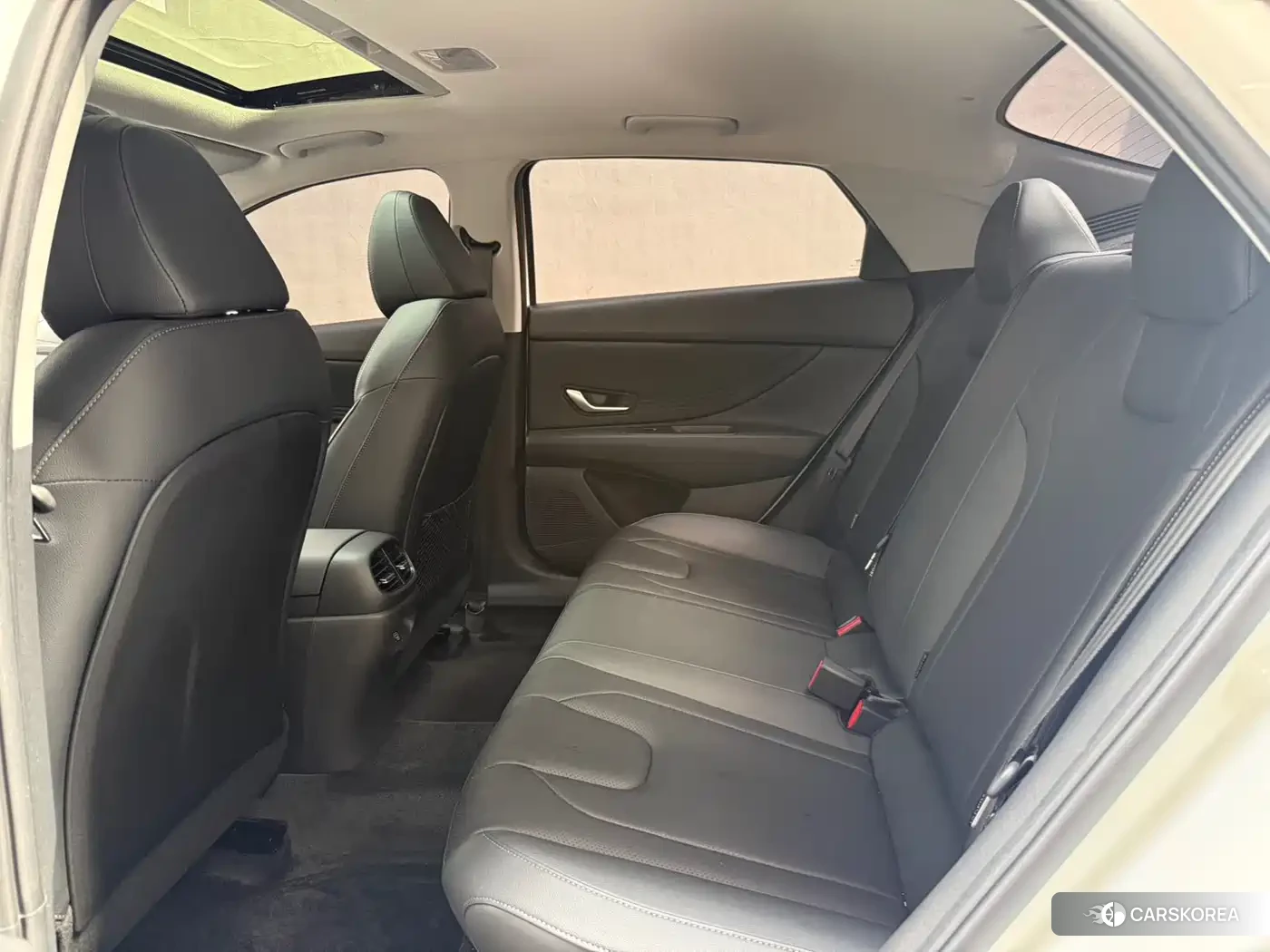 Hyundai Elantra 2026 Белый из Китая, фото 6