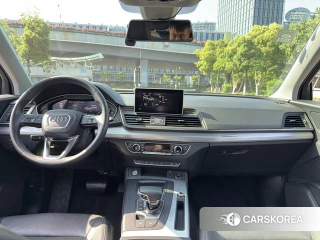 Audi Q5L 2019 Черный из Китая, фото 6