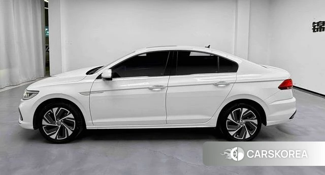 Volkswagen Bora 2022 Белый из Китая, фото 6