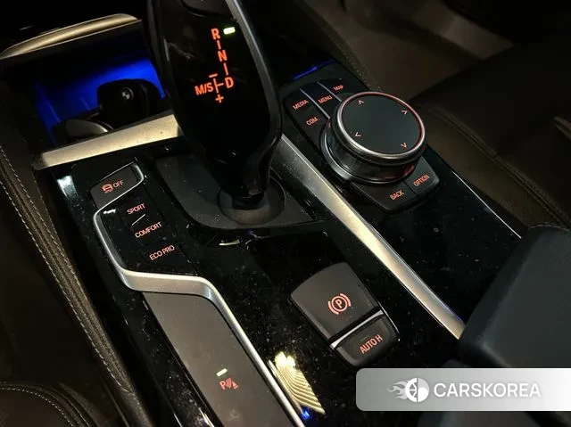 BMW 5 Series (G30) 2018 Синий из Кореи, фото 6