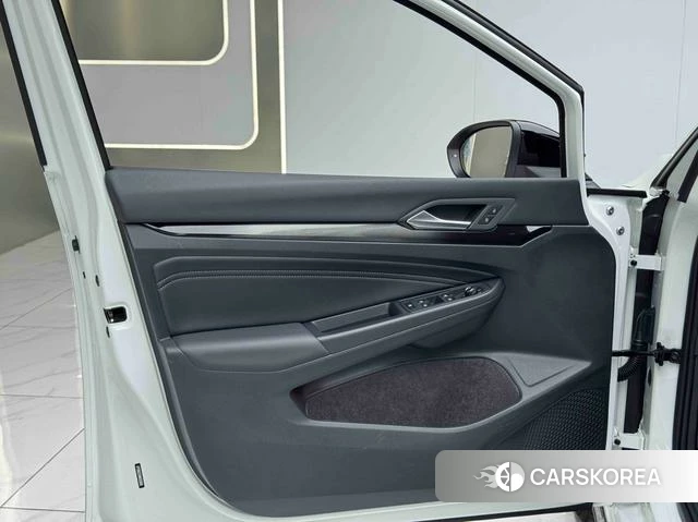 Volkswagen Golf 2023 Белый из Китая, фото 6