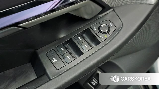 BMW 5 Series (G60) 2025 Серебристо-серый из Кореи, фото 6