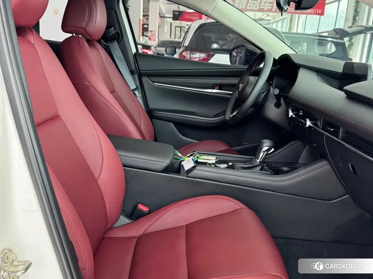 Mazda 3 2023 Белый из Китая, фото 6