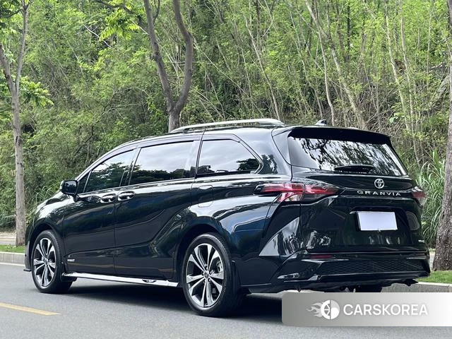Toyota Grevia 2024 Черный из Китая, фото 6
