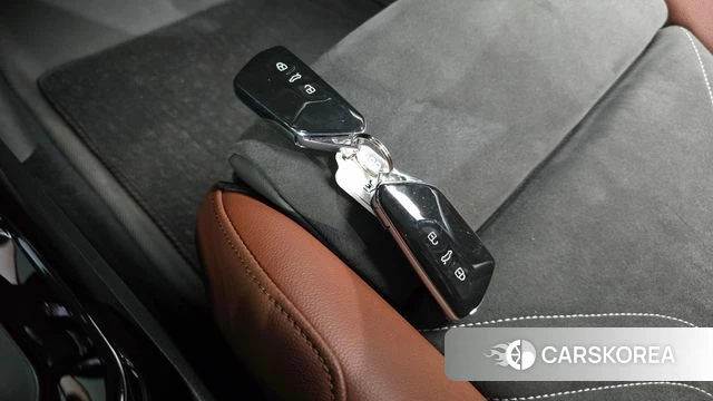 Volkswagen ID.4 2023 Белый из Кореи, фото 6