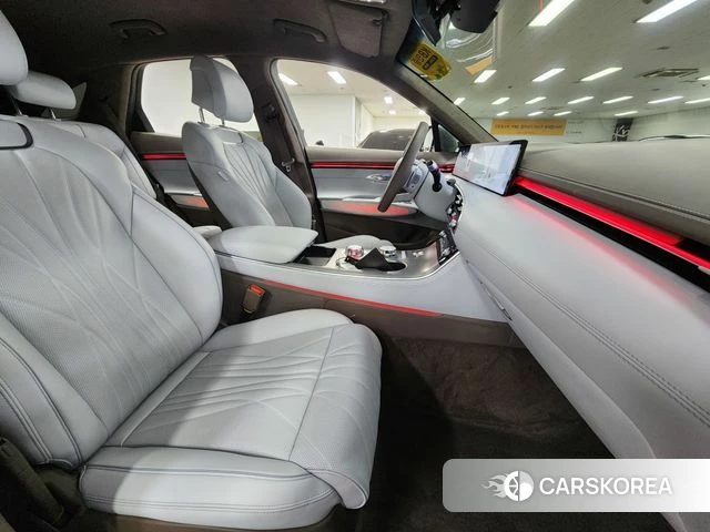 Genesis GV70 2026 Светло-серебряный цвет из Кореи, фото 6