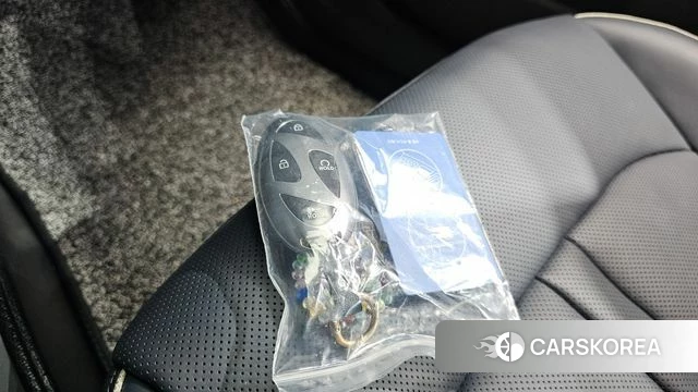 Hyundai Sonata D Edge (DN8) 2024 Светло-серебряный цвет из Кореи, фото 6