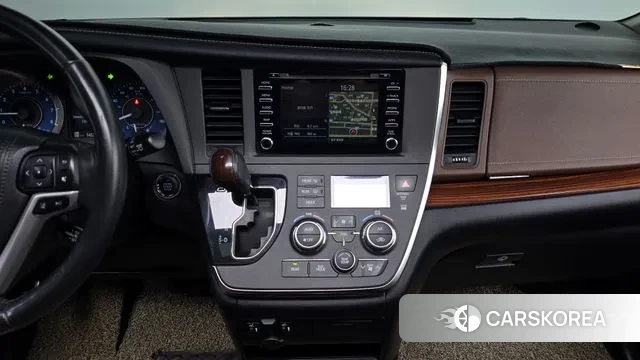 Toyota Sienna 2018 Белый из Кореи, фото 6