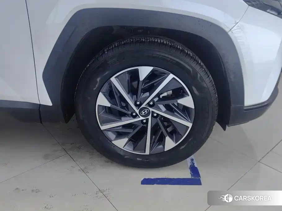 Hyundai Tucson 2023 Белый из Китая, фото 6