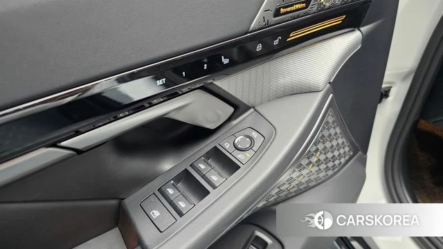 BMW 5 Series (G60) 2024 Белый из Кореи, фото 6