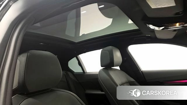 BMW 5 Series (G60) 2024 Белый из Кореи, фото 6