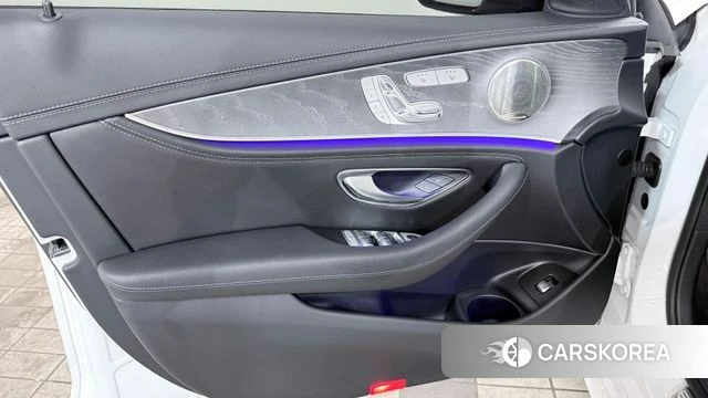 Mercedes-Benz E-Class W213 2022 Белый из Кореи, фото 6