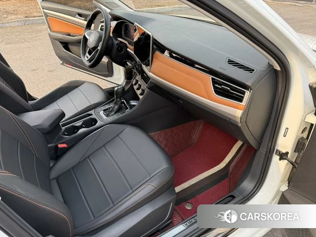 Volkswagen Bora 2023 Белый из Китая, фото 6