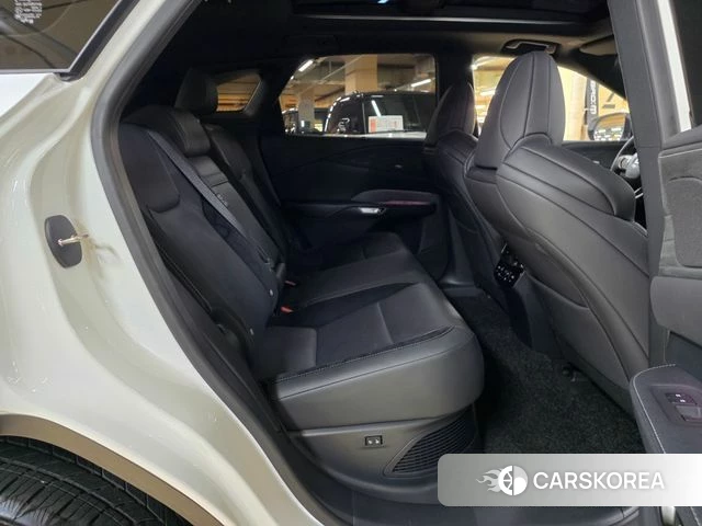 Lexus RX500h 5th generation 2025 Белый из Кореи, фото 6