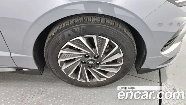 Hyundai Sonata D Edge Hybrid (DN8) 2023 Светло-серебряный цвет из Кореи, фото 6