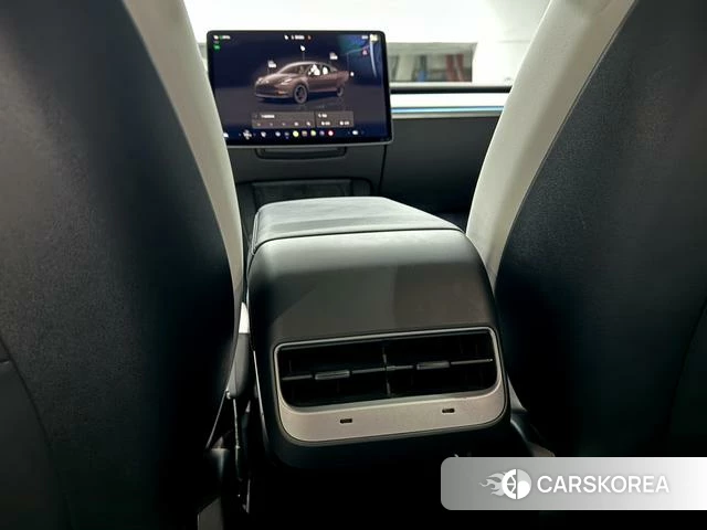 Tesla Model Y 2024 Шампань из Китая, фото 6