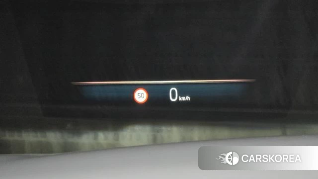 BMW 7 Series (G70) 2023 Светло-серебряный цвет из Кореи, фото 6