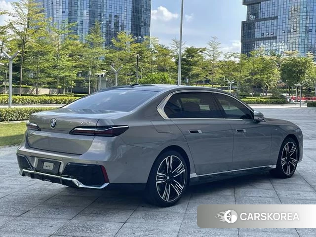 BMW 7 series 2025 Темно-серый из Китая, фото 6