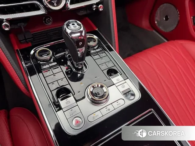 Bentley Flying Spur 3rd Generation 2022 Белый из Кореи, фото 6