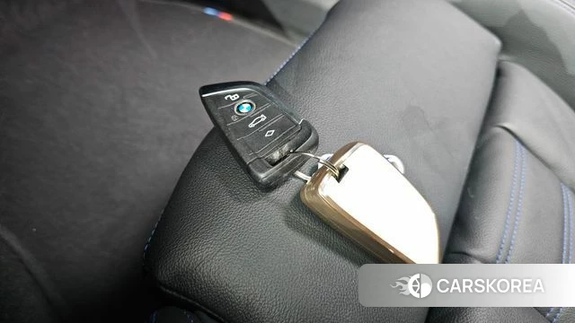 BMW 2 Series (G42) 2022 Светло-серебряный цвет из Кореи, фото 6