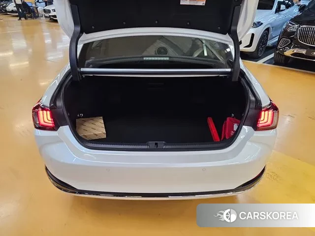 Lexus ES300h 7th generation 2025 Белый из Кореи, фото 6